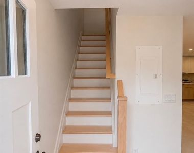 60 Schneider Avenue - Photo Thumbnail 6