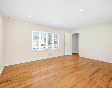 1128 Braxton Street - Photo Thumbnail 6