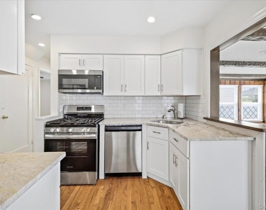1128 Braxton Street - Photo Thumbnail 8