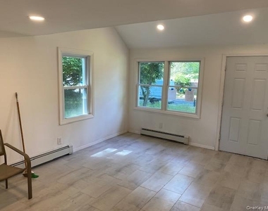 57 N Washington Avenue - Photo Thumbnail 2