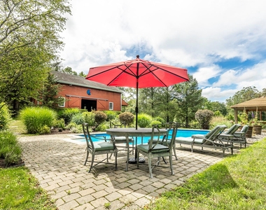 101 Drake Road - Photo Thumbnail 40