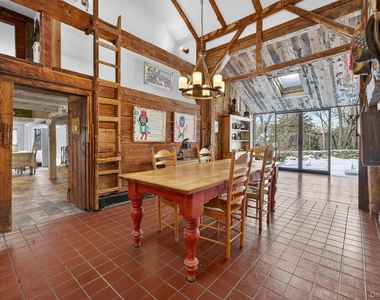 101 Drake Road - Photo Thumbnail 10