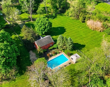 101 Drake Road - Photo Thumbnail 7