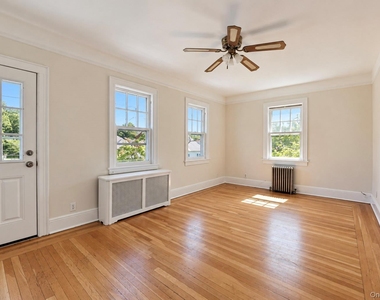 123 Wallace Street - Photo Thumbnail 3