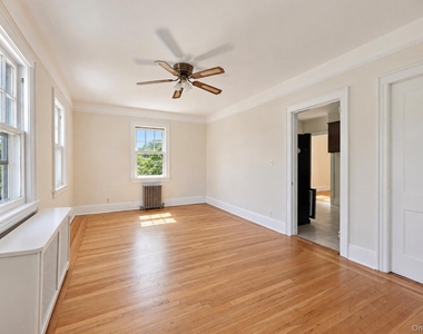123 Wallace Street - Photo Thumbnail 2