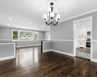 85 Franklin Avenue - Photo Thumbnail 6