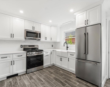 85 Franklin Avenue - Photo Thumbnail 10