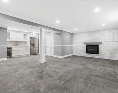 85 Franklin Avenue - Photo Thumbnail 21