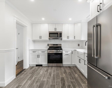 85 Franklin Avenue - Photo Thumbnail 9