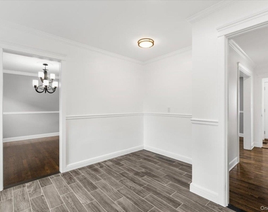 85 Franklin Avenue - Photo Thumbnail 12