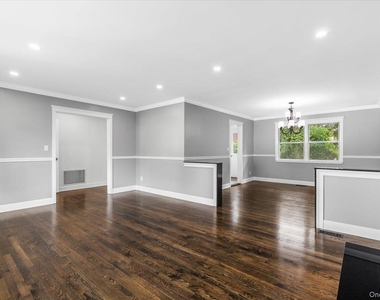 85 Franklin Avenue - Photo Thumbnail 5