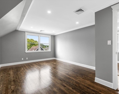 85 Franklin Avenue - Photo Thumbnail 11