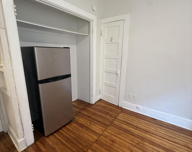 28 Robin Street - Photo Thumbnail 5