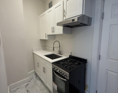 28 Robin Street - Photo Thumbnail 1