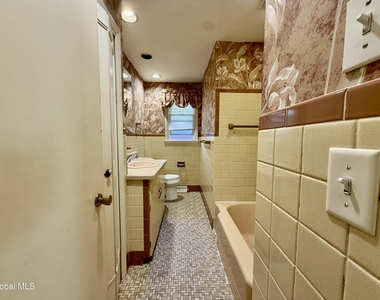 768 New Scotland Avenue - Photo Thumbnail 12