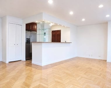 106 Central Park S - Photo Thumbnail 2