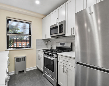 25-10 31st Avenue - Photo Thumbnail 2