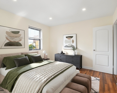 25-10 31st Avenue - Photo Thumbnail 3