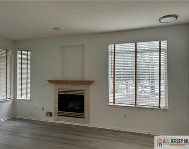 65 Wentworth Road - Photo Thumbnail 2