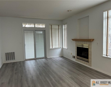 65 Wentworth Road - Photo Thumbnail 3