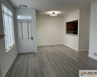 65 Wentworth Road - Photo Thumbnail 5