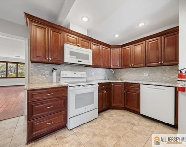 55 Gurley Road - Photo Thumbnail 8