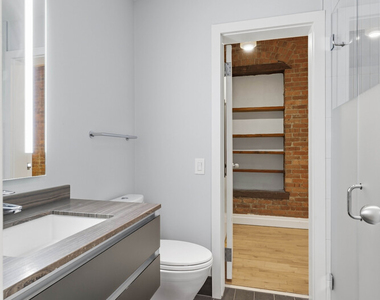 35 Bethune Street - Photo Thumbnail 11