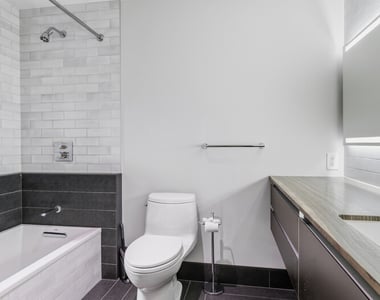 35 Bethune Street - Photo Thumbnail 8