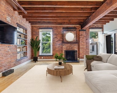 35 Bethune Street - Photo Thumbnail 1