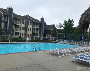 338 Cozzens Court - Photo Thumbnail 12