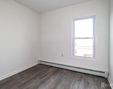 362 Market Street - Photo Thumbnail 10