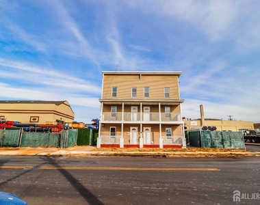 362 Market Street - Photo Thumbnail 3