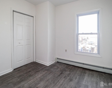 364 Market Street - Photo Thumbnail 5