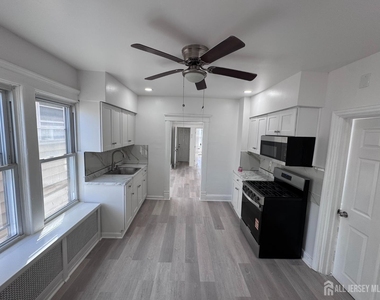 164 Lynd Street - Photo Thumbnail 5