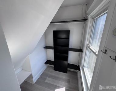 164 Lynd Street - Photo Thumbnail 11