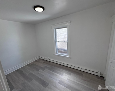 164 Lynd Street - Photo Thumbnail 17