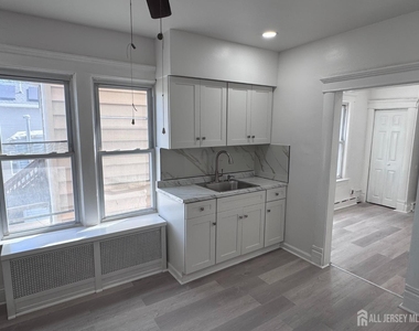164 Lynd Street - Photo Thumbnail 8
