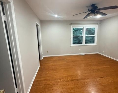 81 Woodmere Drive - Photo Thumbnail 18