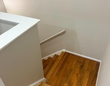 81 Woodmere Drive - Photo Thumbnail 14