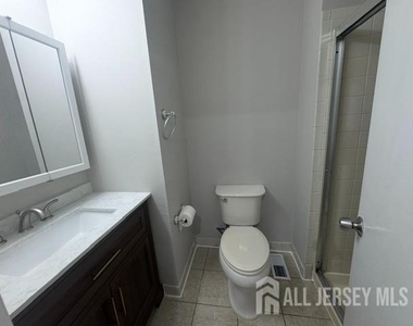 81 Woodmere Drive - Photo Thumbnail 7