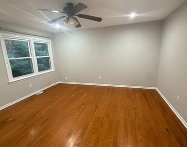 81 Woodmere Drive - Photo Thumbnail 13