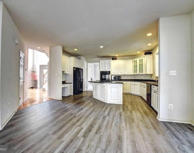 110 Hunton Drive - Photo Thumbnail 13
