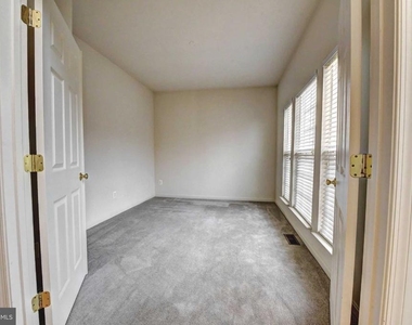110 Hunton Drive - Photo Thumbnail 24