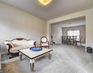 110 Hunton Drive - Photo Thumbnail 7