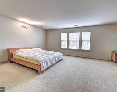 110 Hunton Drive - Photo Thumbnail 28