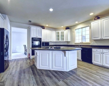 110 Hunton Drive - Photo Thumbnail 11