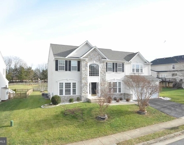 110 Hunton Drive - Photo Thumbnail 1