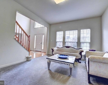 110 Hunton Drive - Photo Thumbnail 6