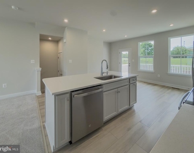 6737 Shelton Lane - Photo Thumbnail 14