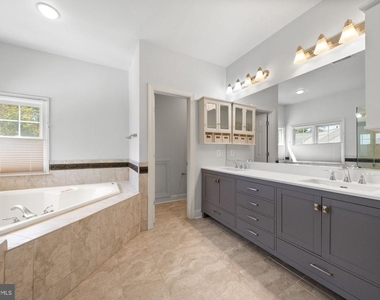 11717 Mercer Hill Court - Photo Thumbnail 30